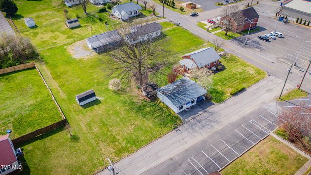 1024 East Mckinney Avenue, Rogersville, TN 37857