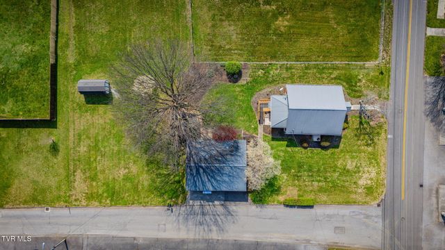 1024 East Mckinney Avenue, Rogersville, TN 37857