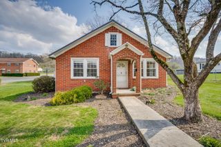 1024 East Mckinney Avenue, Rogersville, TN 37857