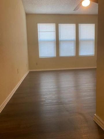 435 Sailmaster ST B, Lakeway, TX 78734
