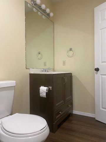 435 Sailmaster ST B, Lakeway, TX 78734