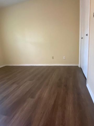 435 Sailmaster ST B, Lakeway, TX 78734