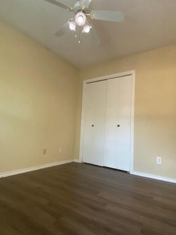 435 Sailmaster ST B, Lakeway, TX 78734