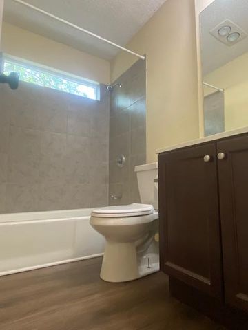 435 Sailmaster ST B, Lakeway, TX 78734