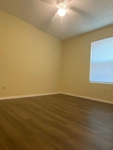 435 Sailmaster ST B, Lakeway, TX 78734