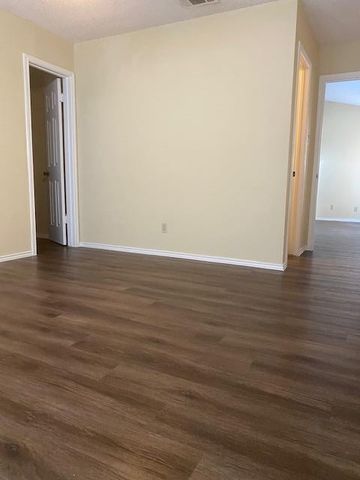 435 Sailmaster ST B, Lakeway, TX 78734