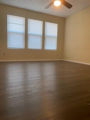 435 Sailmaster ST B, Lakeway, TX 78734