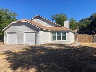 435 Sailmaster ST B, Lakeway, TX 78734