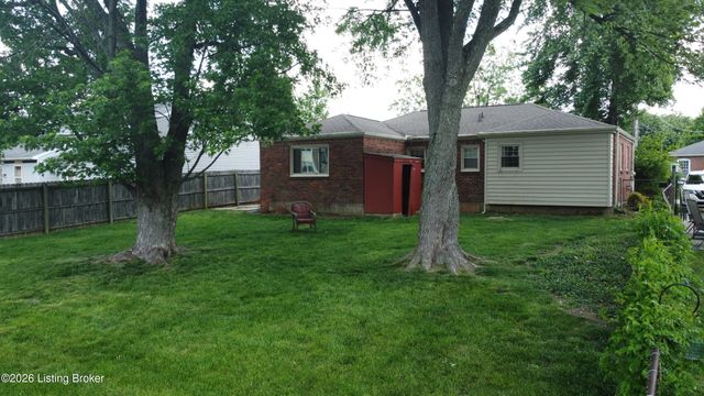 5100 Sprucewood Dr, Louisville, KY 40291