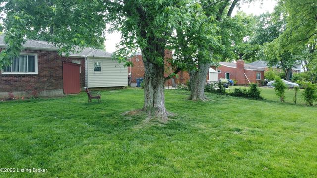 5100 Sprucewood Dr, Louisville, KY 40291