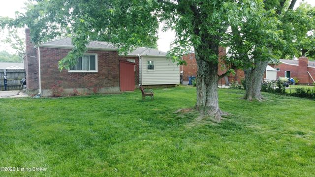 5100 Sprucewood Dr, Louisville, KY 40291