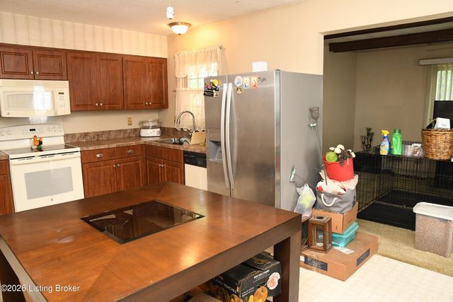 5100 Sprucewood Dr, Louisville, KY 40291