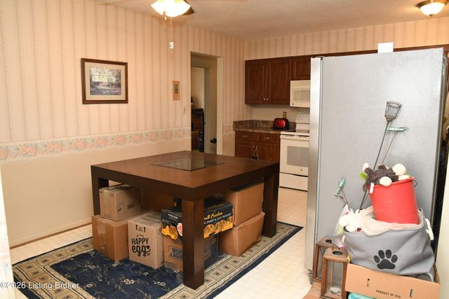 5100 Sprucewood Dr, Louisville, KY 40291