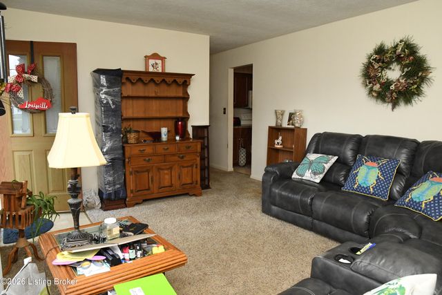 5100 Sprucewood Dr, Louisville, KY 40291