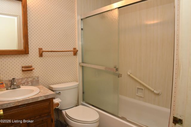 5100 Sprucewood Dr, Louisville, KY 40291