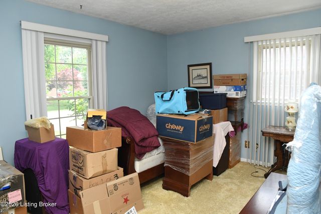 5100 Sprucewood Dr, Louisville, KY 40291