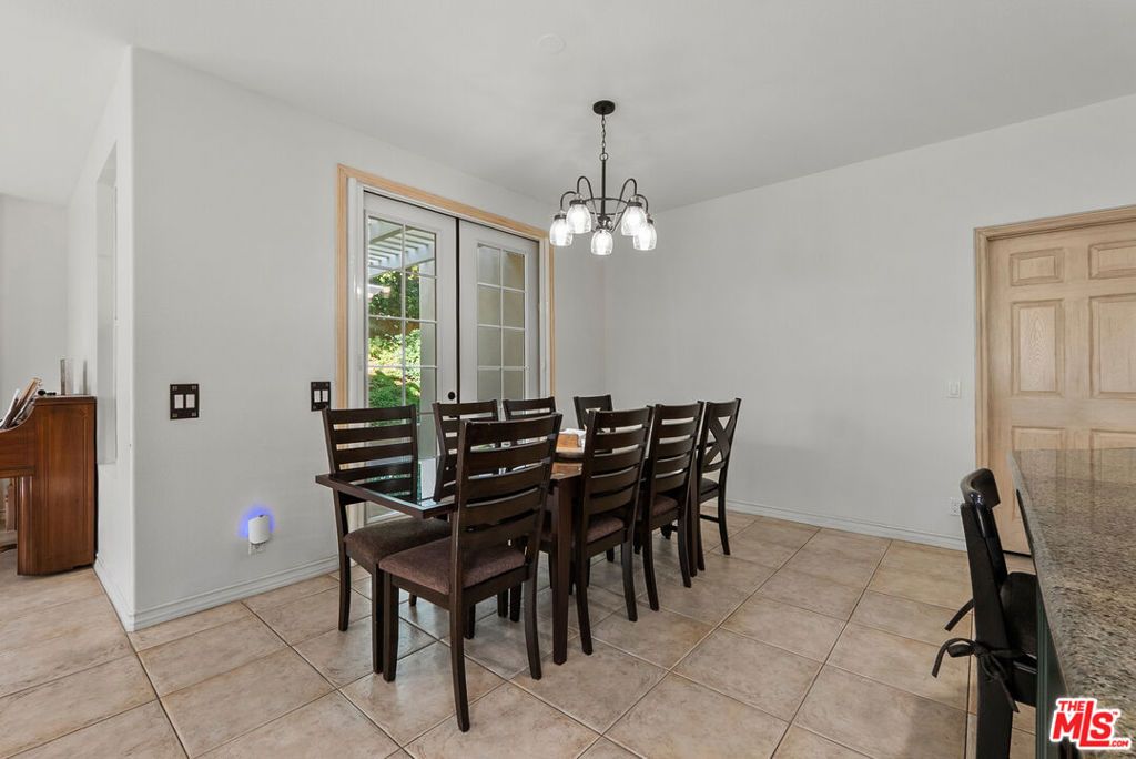 Image 10 of property listing at 3821 Luna Court, Altadena, CA 91001