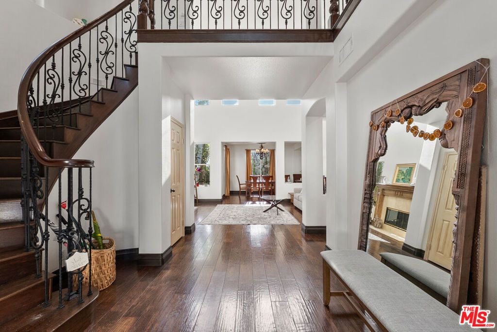 Image 5 of property listing at 3821 Luna Court, Altadena, CA 91001