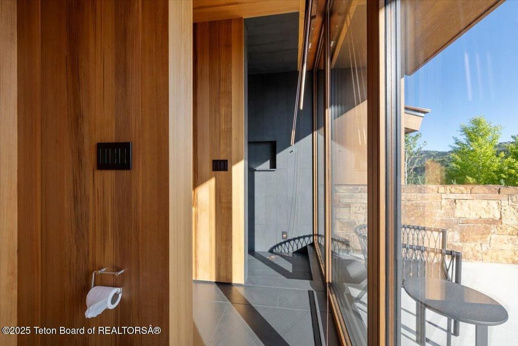 585 W SENA Road, Jackson, WY 83001 photo 12