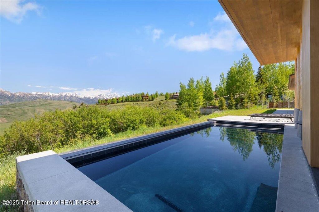 585 W SENA Road, Jackson, WY 83001 photo 14