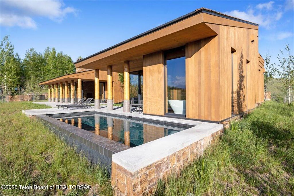 585 W SENA Road, Jackson, WY 83001 photo 17