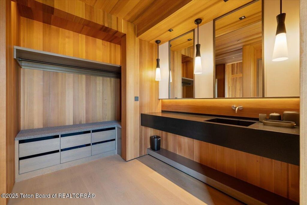 585 W SENA Road, Jackson, WY 83001 photo 24