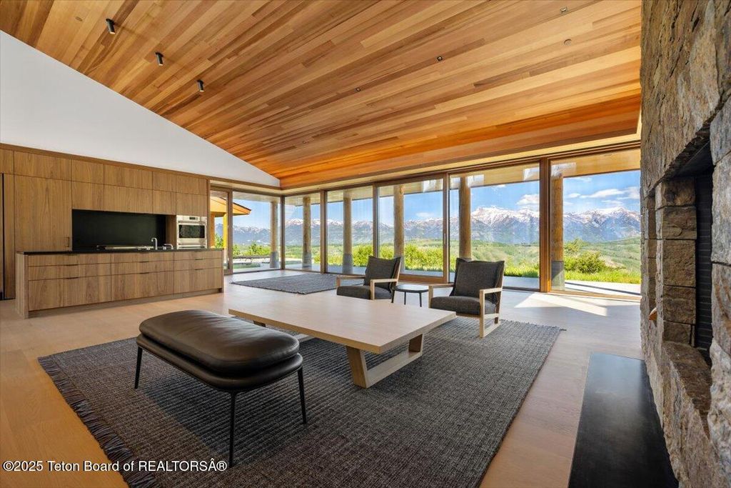 585 W SENA Road, Jackson, WY 83001 photo 3