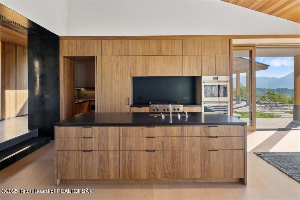 585 W SENA Road, Jackson, WY 83001 photo 30