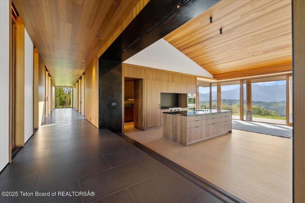 585 W SENA Road, Jackson, WY 83001 photo 32