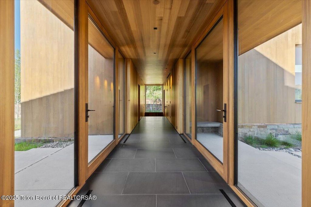 585 W SENA Road, Jackson, WY 83001 photo 34