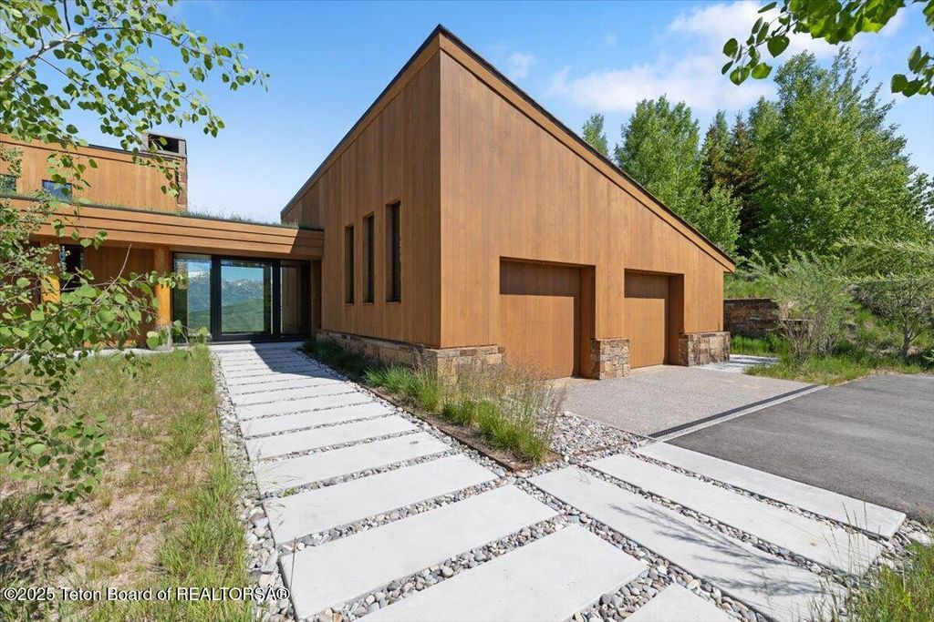 585 W SENA Road, Jackson, WY 83001 photo 36