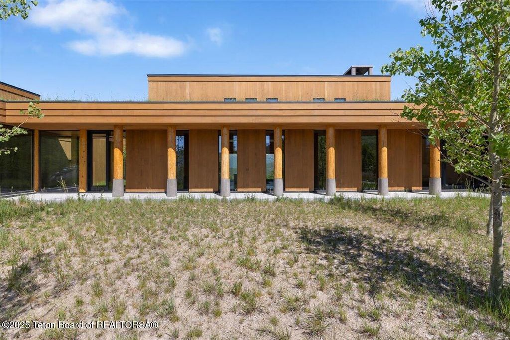 585 W SENA Road, Jackson, WY 83001 photo 37