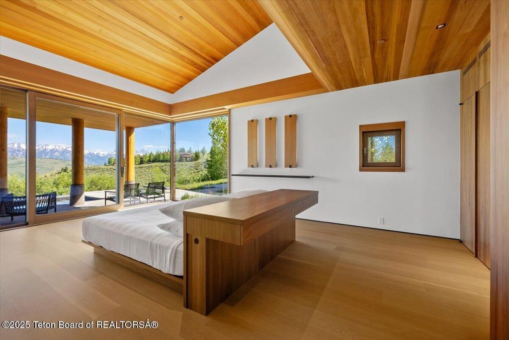 585 W SENA Road, Jackson, WY 83001 photo 47