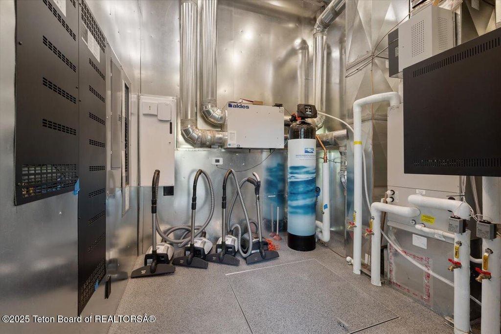 585 W SENA Road, Jackson, WY 83001 photo 54