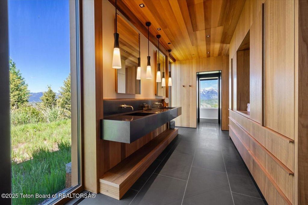 585 W SENA Road, Jackson, WY 83001 photo 6