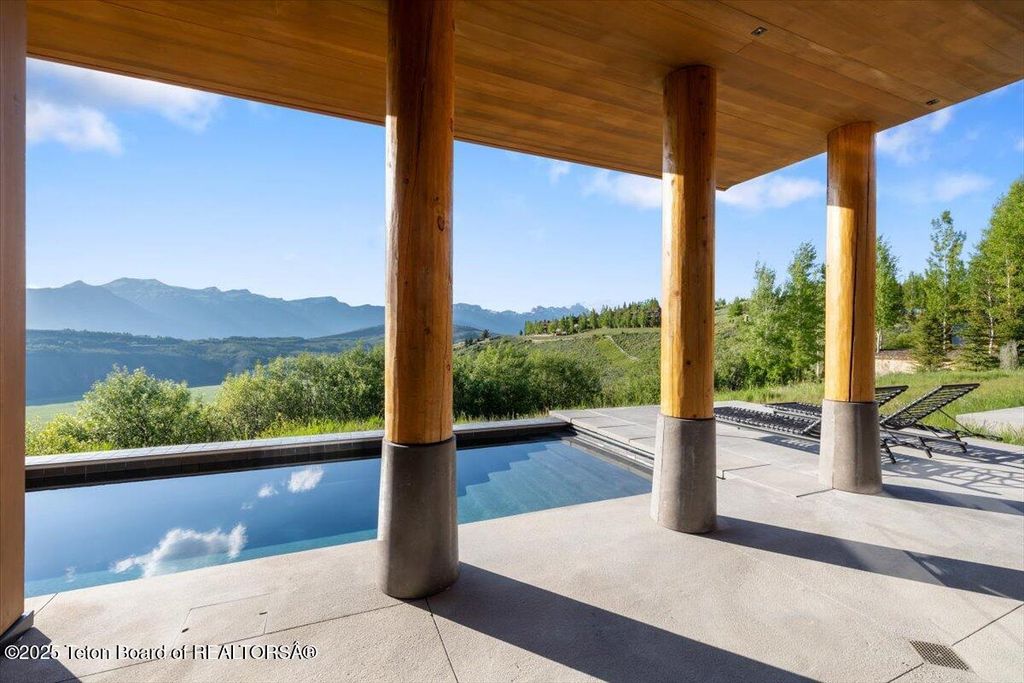 585 W SENA Road, Jackson, WY 83001 photo 7