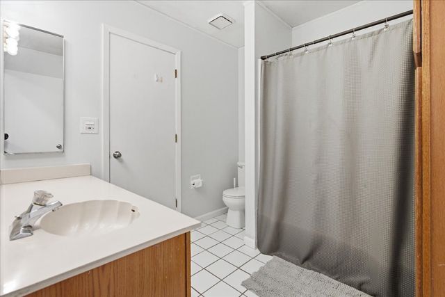 369 Trailside Court, Carol Stream, IL 60188