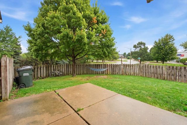 369 Trailside Court, Carol Stream, IL 60188