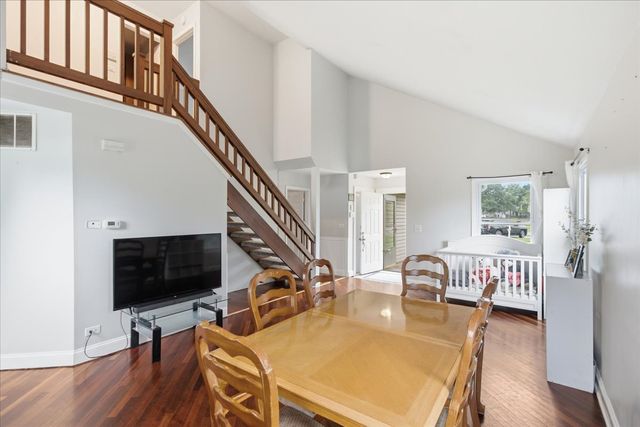369 Trailside Court, Carol Stream, IL 60188