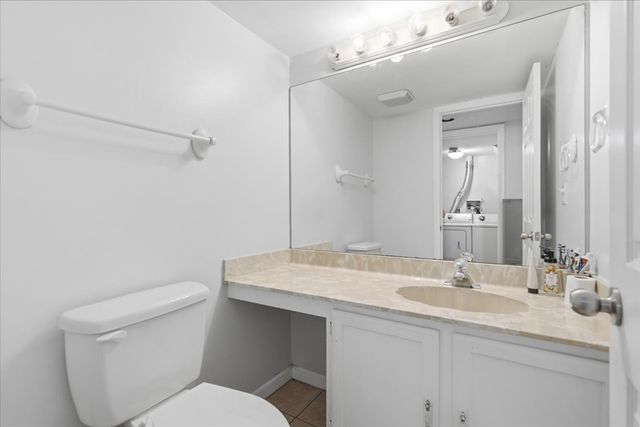 369 Trailside Court, Carol Stream, IL 60188