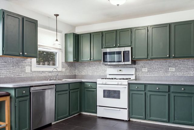 369 Trailside Court, Carol Stream, IL 60188