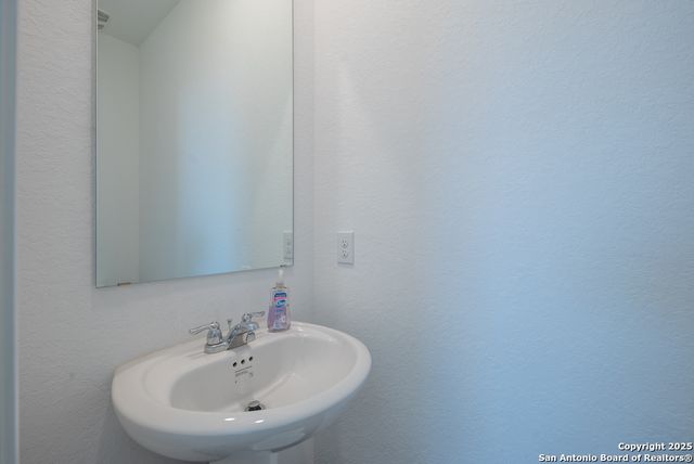 6813 Arid Way, San Antonio, TX 78252