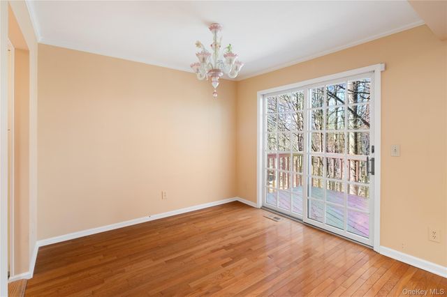 502 Kensington Way, Mount Kisco, NY 10549