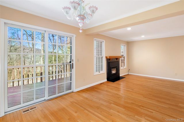 502 Kensington Way, Mount Kisco, NY 10549