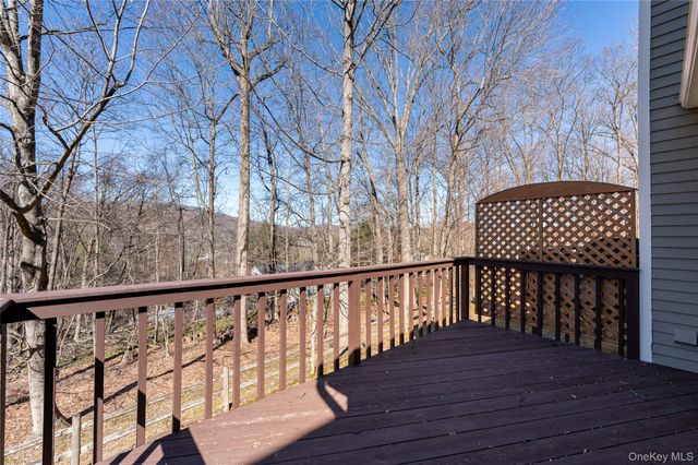 502 Kensington Way, Mount Kisco, NY 10549