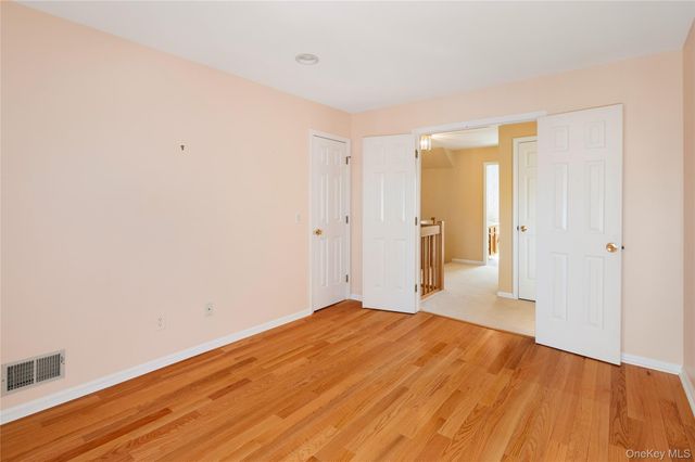 502 Kensington Way, Mount Kisco, NY 10549