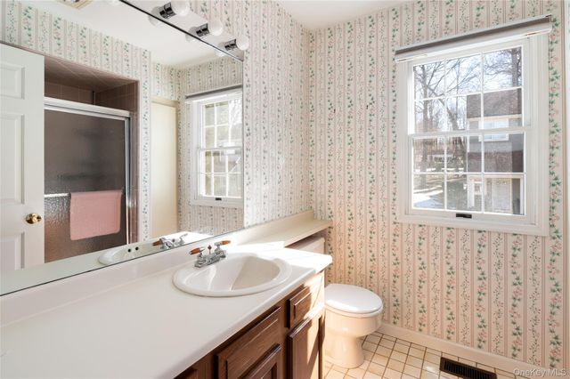 502 Kensington Way, Mount Kisco, NY 10549