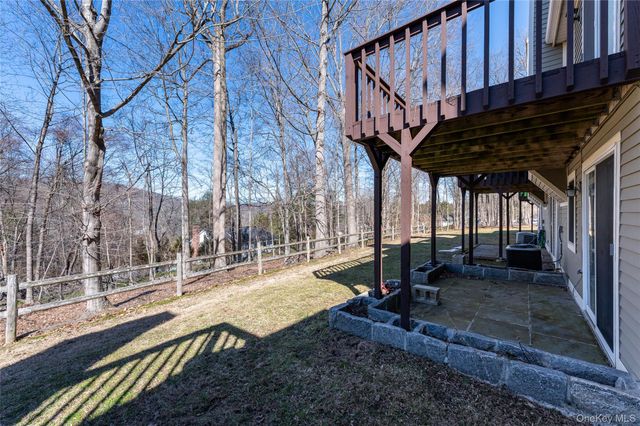 502 Kensington Way, Mount Kisco, NY 10549