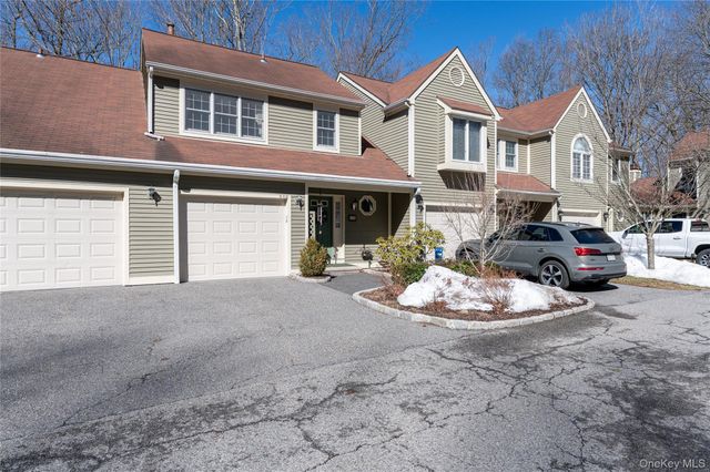 502 Kensington Way, Mount Kisco, NY 10549