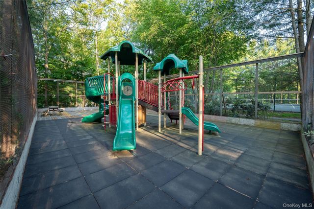 502 Kensington Way, Mount Kisco, NY 10549